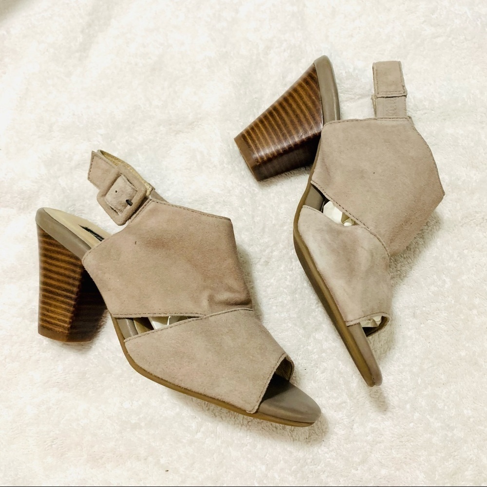 PARADIS COULEUR Gray suede leather sandals 6.5